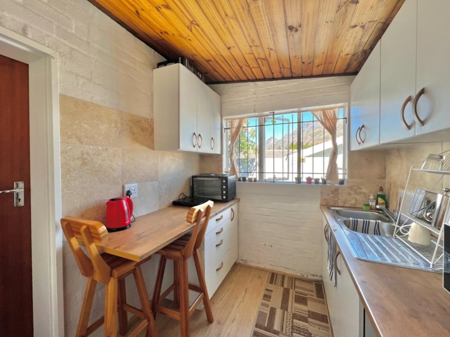 To Let 1 Bedroom Property for Rent in Uniepark Western Cape